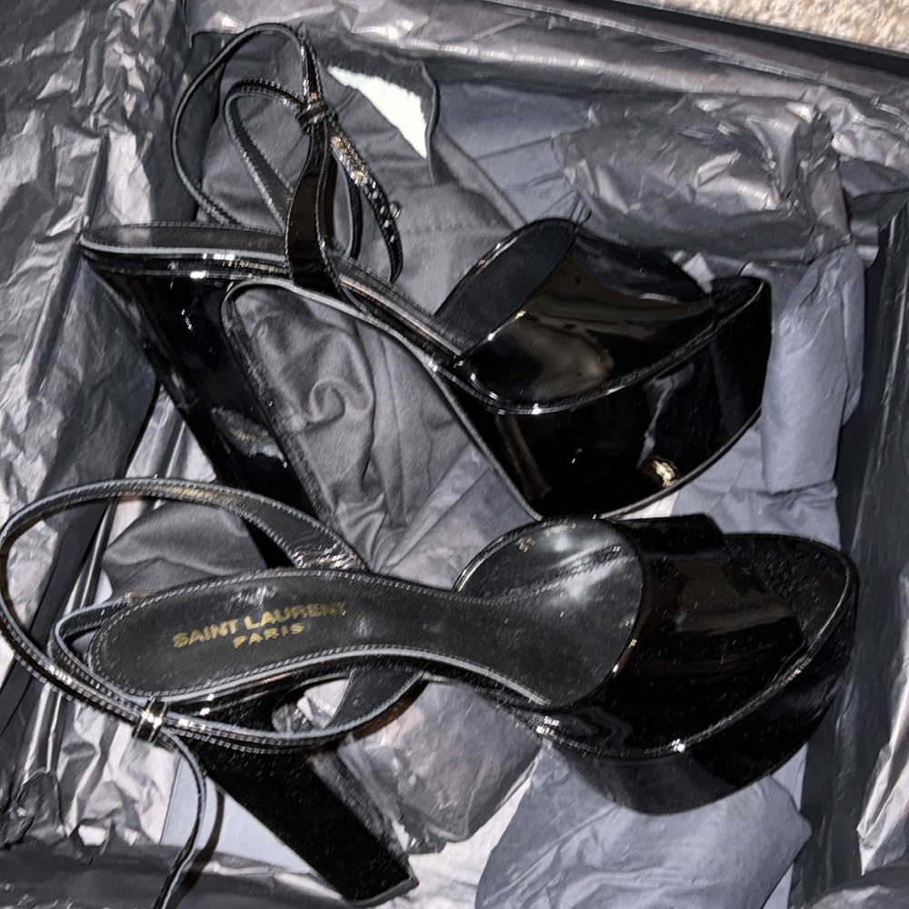 Authentic never worn YSL sexy 95 Tanouk platform (new)